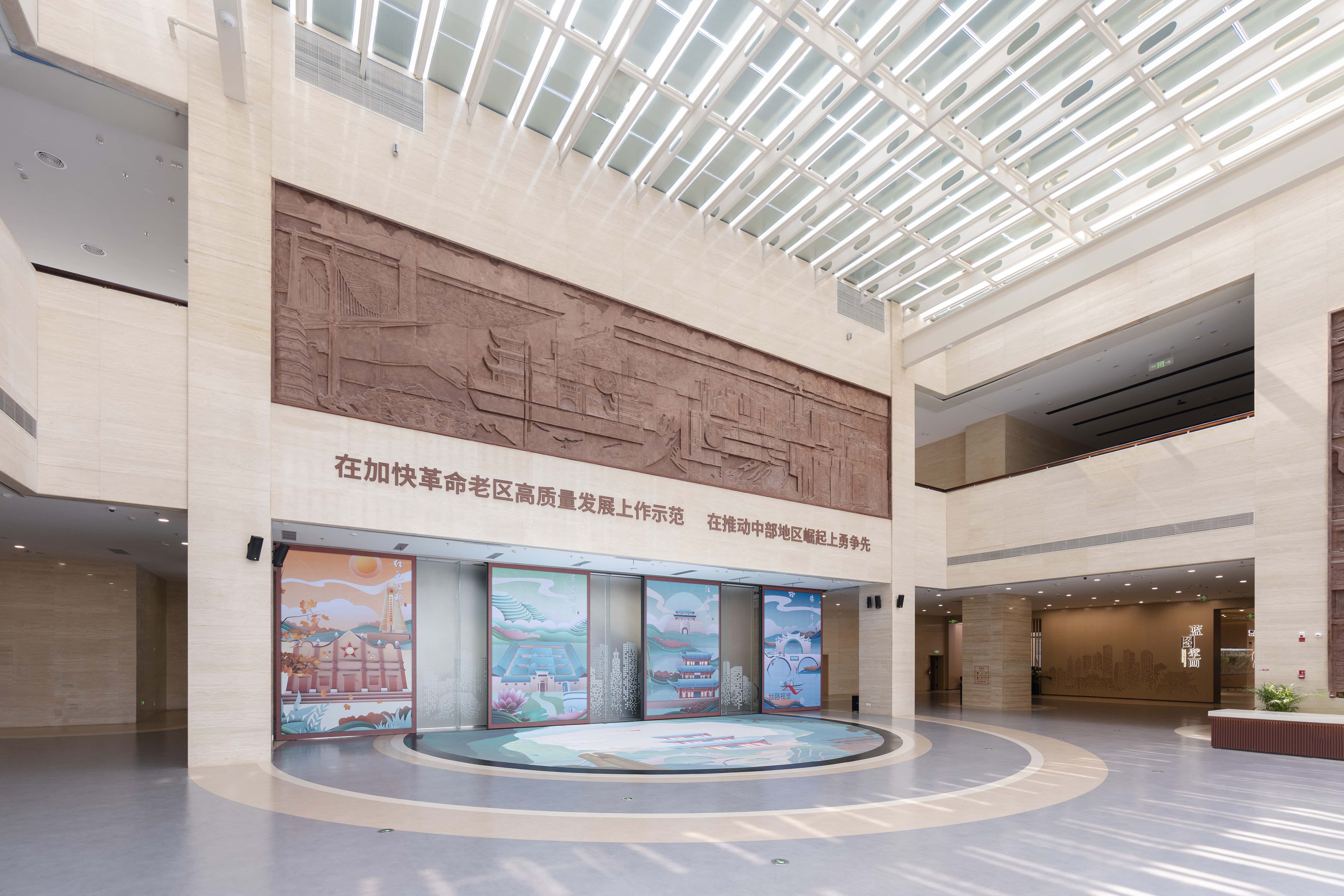 Combining the screens in the lobby and linking them to the ground screen，the impression of Ganzhou is portrayed. After separating the four screens，the screens in the lobby and linking them to the ground screen respectively depict Ganzhou urban talent.